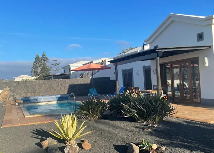 Vakantiehuis Faro Park Bella Heated Pool Playa Blanca (Lanzarote)